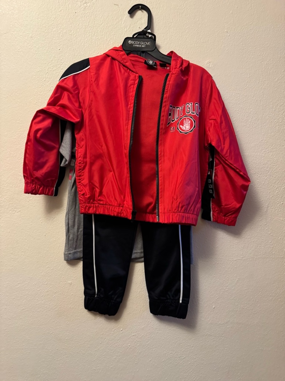 NWT Body Glove Activewear 3 pc Set (Jacket, Shirt, Pants) Size 4 - Picture 5 of 12